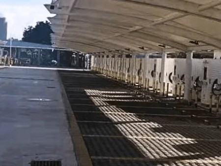 广东深圳龙华新田充电站